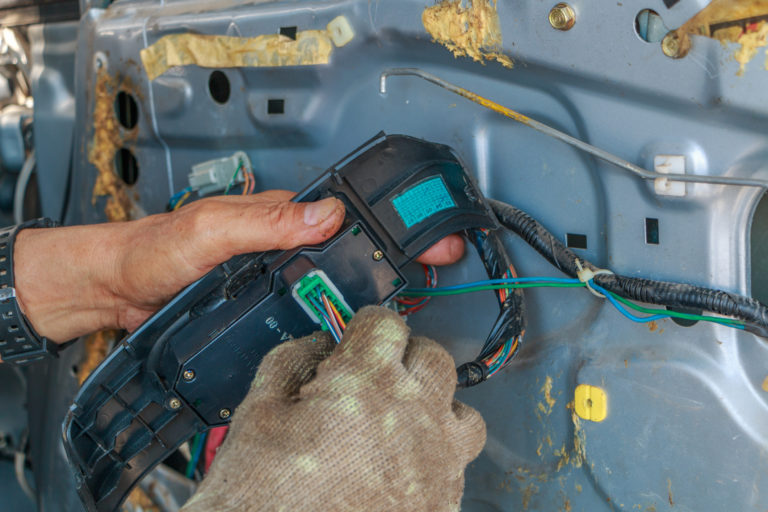 vehicle entry button circuitry emergency relief: 24/7 car and door unlocking services in sanford, fl